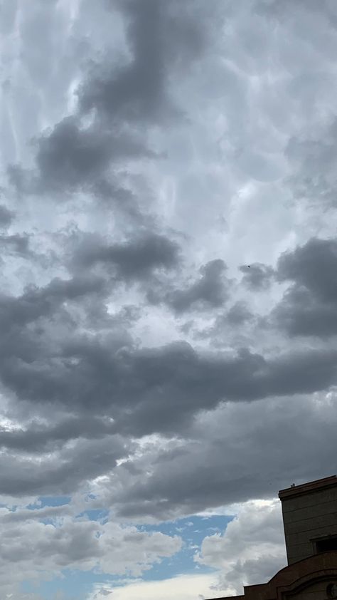 Sky Real Photos, Airplane Photography Sky, Beautiful Lockscreen, Fake Clouds, Real Clouds, Plane Window View, Couple In Rain, Airplane Aesthetic, Plane Photography