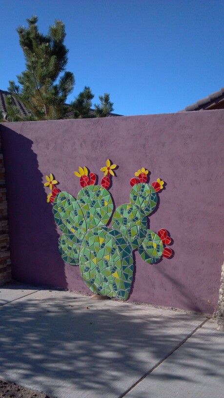 Cactus picture made of tile Wall Mosaic Ideas Tile, Cactus Mosaic Ideas, Broken China Crafts Mosaic Projects, Mosaic Wall Art Murals, Mosaic Patterns Templates Free Printable, Cactus Mosaic, Mosaic Cactus, Vitromosaico Ideas, Garden Mosaics