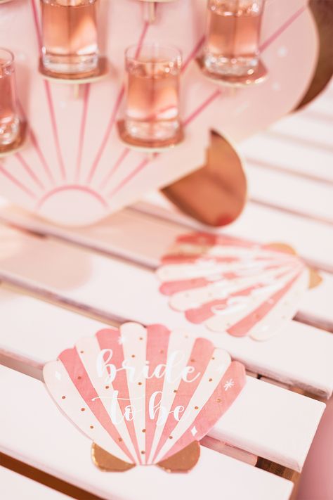 The best idea for a crazy hen party at home? A beach party! It can be done. Sets of theme decorations are waiting for you! https://shop.partydeco.pl/en/serwetki-muszelka-bride-to-be-rozowy-13-5x13-cm-1-op-20-szt.html #PartyDeco #bachelorette #henparty #henpartythemes #partysetup #tableware #henpartyweekend #henpartyideas #miamivibe #miamistyle #beachparty #partysupplies #partysupplystore Beach Hen Party, Mermaid Hen Party, Pink Hen Do Theme, Pink And White Hen Do, Hen Party Pool Inflatables, Bachelorette Pool Party, Hen Night Ideas, Hens Party Themes, Colorful Table Setting