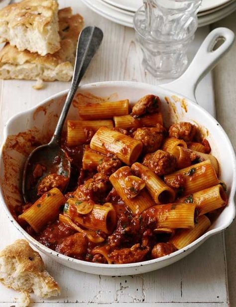 Smoky sausage ragu pasta The best sausage and pasta recipe for two. Add a hint of smoked paprika and with the fennel seeds you'll get a more interesting sauce than anything you can buy. Rigatoni is the perfect pasta shape for holding onto the sauce - so grab a fork and enjoy! Pasta Recipes For Two, Sausage And Pasta, Ragu Pasta, Sausage Ragu, Recipe For Two, Ragu Recipe, Best Sausage, Perfect Pasta, Bbc Good Food Recipes