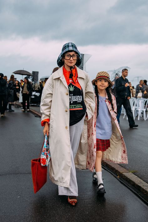 https://www.vogue.com/slideshow/the-best-street-style-photos-from-the-spring-2024-shows-in-copenhagen/ Copenhagen Fashion Week Street Style, Scandi Fashion, Copenhagen Street Style, Copenhagen Fashion, Copenhagen Style, Copenhagen Fashion Week, The Best Street Style, Street Style Summer, Best Street Style