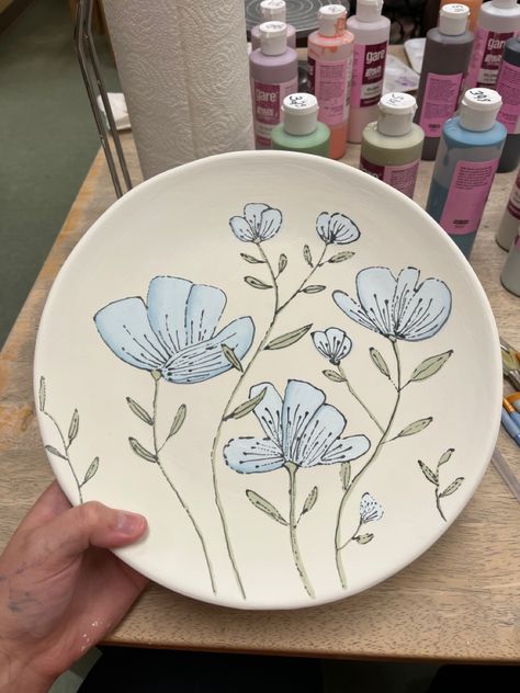 Pottery Painting Blue, Underglaze Painting On Pottery, Painting Blue Flowers, Clay Cafe, Ceramic Cafe, Decoupage Decor, Diy Pottery Painting, Blue Flower Painting, Color Me Mine