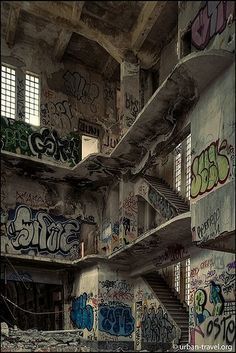 Photography Abandoned Places, Liam Hfjone, Aesthetics Icon, Theme Dark, Icon Theme, Feb 5, Grunge Photography, Abandoned Places, Graffiti