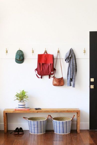 Modern Farmhouse Mudroom, Decoration Hall, Creating An Entryway, Farmhouse Mudroom, Apartment Entryway, Mudroom Entryway, Farmhouse Entryway, Mudroom Design, Foyer Decorating