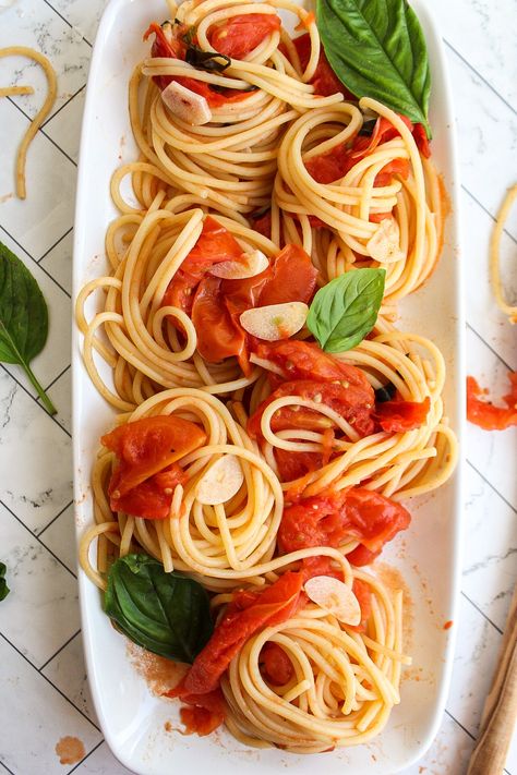 Summer Sauce Recipes, Bbq Sauce Tomato Sauce, Water Bath Pasta Sauce, Summer Sauce, Pasta Sauce With Sundried Tomatoes, Pasta Sauce Using Tomato Sauce, Garden Tomato Pasta Sauce, Fresh Tomato Sauce Recipe, Pesto Dishes