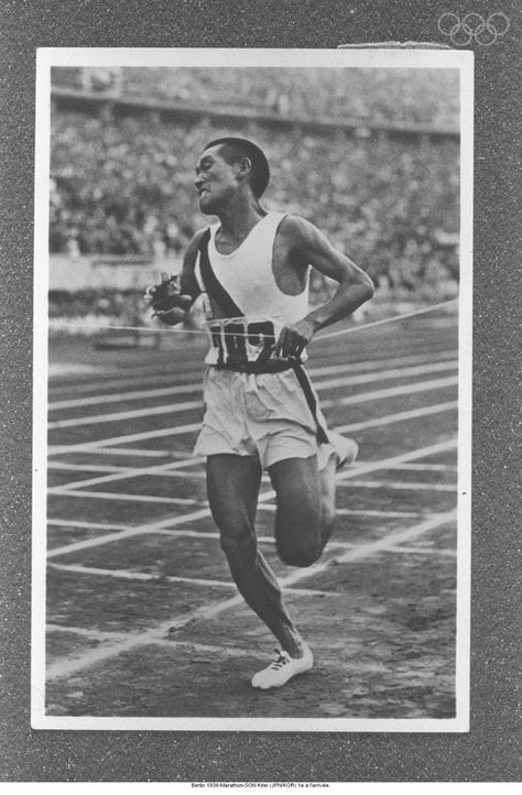 Sohn Kee-chung, the gold medalist in the marathon at the 1936 Berlin Olympics. Berlin Olympics 1936, Berlin Olympics, Games Photo, Japanese Photography, The Marathon, Summer Olympics, Magazine Photography, Olympic Games, Photo Magazine