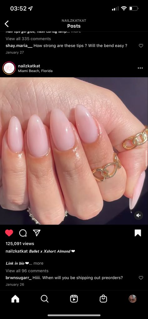 pink/nude nails Pink Nude Nails, Pink Oval Nails, Pink Almond Nails, Pale Nails, Almond Nails Pink, Classy Almond Nails, Oval Acrylic Nails, Acrylic Nails Almond Shape, Pale Pink Nails