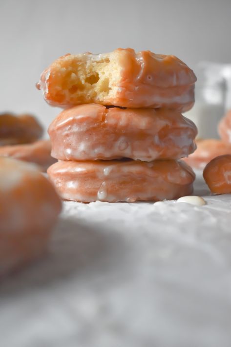 Old Fashioned Donut Recipe, Old Fashioned Doughnuts Recipe, Best Oil For Frying, Old Fashioned Donut, Doughnuts Recipe, Doughnut Cake, Vanilla Glaze, Food Thermometer, Doughnut Recipe