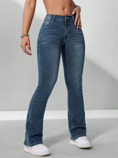 Levis Flare Jeans, Casual Denim Jeans, Winter Jeans, Jeans Casual, Boot Cut Denim, Women Denim Jeans, Flared Jeans, Inspiration Mode, Casual Denim