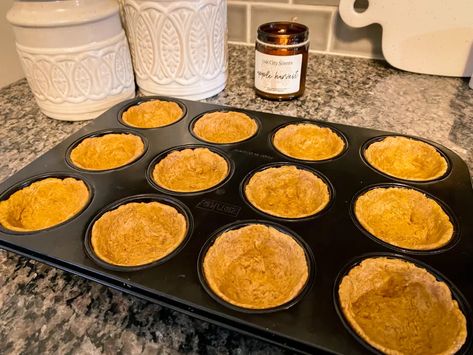 Thanksgiving Dog Treat Recipe: Drool-Worthy Mini Pumpkin Pies! - SPCA of Wake County Dog Mini Pumpkin Pies, Mini Dog Pumpkin Pies, Dog Pumpkin Pie Recipe, Pumpkin Pie For Dogs, Dog Pumpkin Pie, Thanksgiving Dog Treats, Sweet Potato Pie Filling, Dog Treat Recipe, Dog Pumpkin