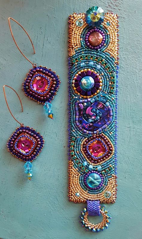 Embroidery Seed Beads, Bead Embroidered Jewelry, Beaded Embroidery Jewelry, Beadwork Embroidery Earrings, How To Embroider Beads, Bead Work On Fabric, Beaded Embroidery Earrings, Bead Embroidered Earrings, Bead Embroidery Earrings