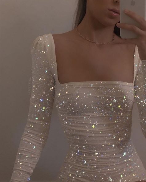 Shein Ball Dress, Winter Wonderland Dress Semi Formal, Winter Themed Dresses Formal, Glitz And Glam Prom Dress, Snow Ball Dress, Prom Dresses Middle School, Winter Ball Dresses High School, Bday Dress Ideas, Winter Formal Aesthetic