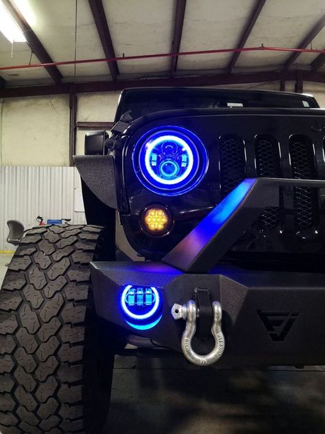 Jeep Lights Ideas, Jeep Headlights, Jeep Wrangler Lights, Jeep Wrangler Headlights, Jeep Wrangler Mods, Jeep Sahara, Cars Range Rover, Jeep Lights, Jeep Interiors