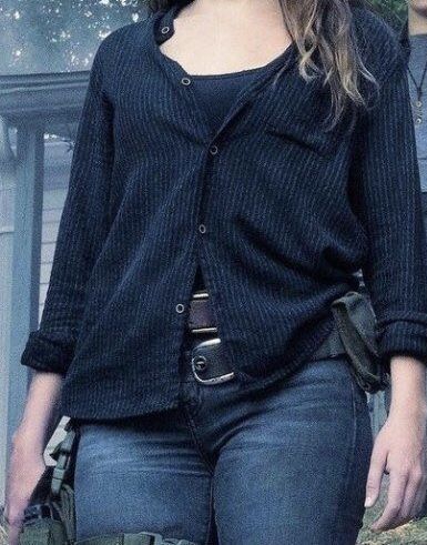 Spn Outfits Aesthetic, Pregnant Apocalypse, Joel Miller Inspired Outfits, Fbi Outfits For Women Aesthetic, Twd Outfit Ideas Aesthetic, Tlou Outfits Aesthetic, Twd Clothes Aesthetic, Dystopian Outfit Women, The Last Of Us Outfit Aesthetic