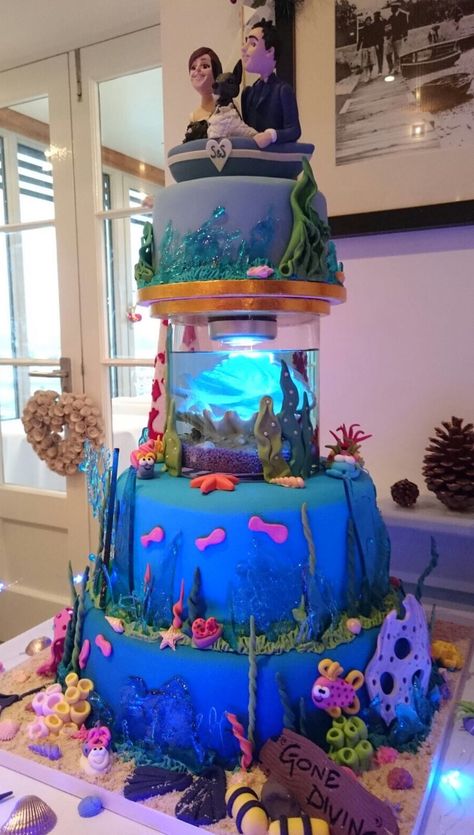 Sea Wedding Cake, Water Theme Party, Bday Treats, Toadstool Cake, Debut Cake, Disney Themed Cakes, Snail And The Whale, Thematic Cake, Artist Cake