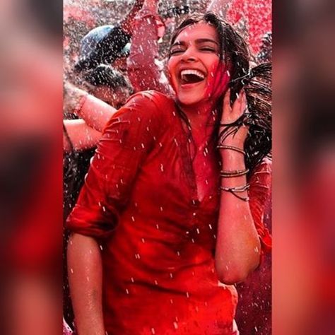 Even if it is a bit late, Happy Holi guys! Sorry I could not post yesterday as I was too busy celebrating Holi! Hope you all enjoyed, love you all. 💗🎉😍❤️ #DeepikaPadukone #Bollywood #Deepikafcx Deepika Padukone Movies, Holi Photo, Holi Images, Holi Special, Freida Pinto, Holi Festival, Coconut Oil Hair, Bollywood Dance, Color Festival