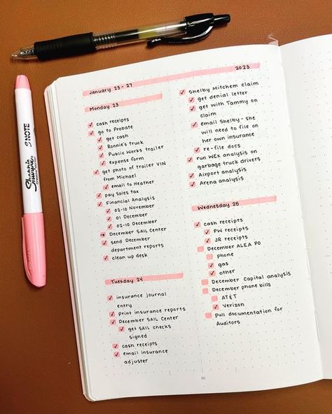 Cassie on Instagram: "Sometimes you just need to pull out a notebook. Truth be told, I pre-planned the week in work planner and didn’t like it so I’m substituting with this. Still like it though! + planner: @bulletjournal @leuchtturm1917 + pen: @pilotpenusa 0.38 + highlighter: @sharpie S-Note #workplanner #workplannerwednesday #workbujo #2023planner #plannercommunity #planneraddict #dailyplanner #minimalistplanner #minimalistplanning #minimalplanner #minimalplanning #handwriting #functionalpl How To Organize My Notebook, To Do Notebook Ideas, Study Plan Journal, Diy Weekly Planner Notebook, How To Organize Notebooks, Planer Printable Free, Take A Note Planner, Notebook Planner Ideas Layout, Small Planner Ideas