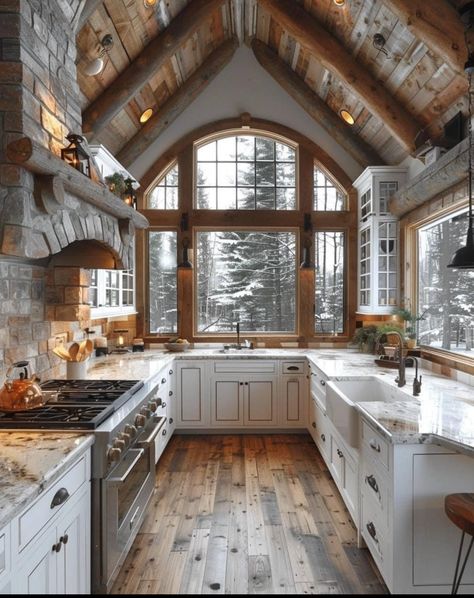 Gorgeous Homes Interior Luxury, Tall Windows In Kitchen, Log Cabin Addition Ideas, Log House Kitchen, Manga House, Log House Interior, Log Cabin Homes Interior, Cabin Homes Interior, Log Cabin Ideas