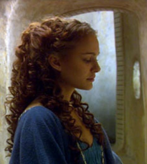 Down Wavy Hair, Half Up Half Down Wavy, Star Wars Padme, Padmé Amidala, Padme Amidala, Fantasy Hair, Hair Reference, Natalie Portman, Long Curly Hair