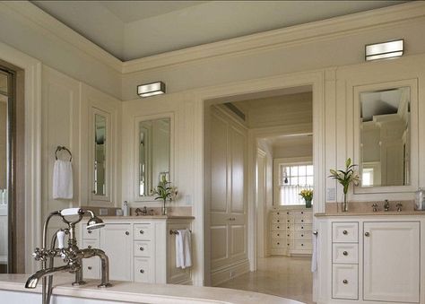 Hamptons Beach House, Hall And Living Room, Family Dining Rooms, Home Bunch, Hamptons House, Summer Cottage, East Hampton, Bath Tub, Beautiful Bathrooms