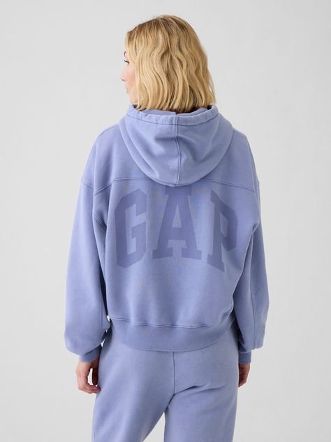 Arch Logo Cropped Hoodie | Gap Comfort Hoodie Set, Types Of Hoodies, Bright Hoodie Outfit, Hoodies Trendy, Cute Graphic Hoodies, Clothes For Christmas, Sweat Sets Aesthetic, Winter Tailgate Outfit Cold Weather, Winter Hoodie Outfit Women