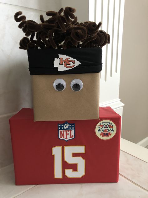 Grinch Valentine Box Ideas, Football Valentine Boxes For Boys, Cheerleader Valentine Box Ideas, Valentines Day Box Ideas For Adults, Chiefs Valentine Box Ideas, Kansas City Chiefs Valentine Boxes, Kansas City Valentines Boxes, Light Up Valentines Boxes, Kc Chiefs Valentines Boxes