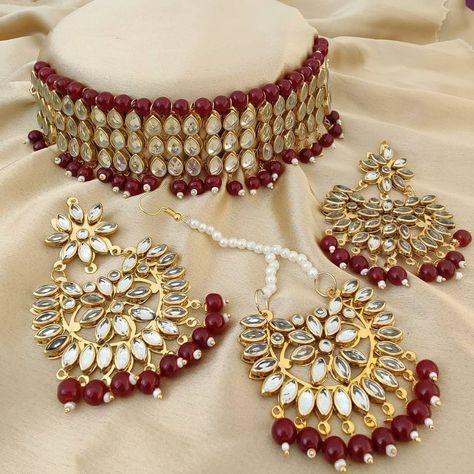 Maroon Necklace, Flower Jewellery For Mehndi, Wedding Jewellery Designs, Maang Tika, Beautiful Jewelry Diamonds, Antique Gold Rings, Bridal Jewellery Earrings, Kundan Choker, Jewelry Set Design