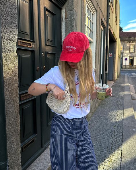 I found my perfect striped pants🥹😍 T-shirt, pants, bag, cap from @pullandbear #pullandbearcommunity Red Cap Outfit, Stripe Pants Outfit, Cap Outfit, 90s Dress, Style Change, Pants Outfit, Retro Outfits, Fitness Inspo, Stylish Outfits