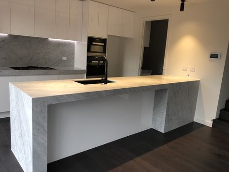 Carrara grey marble looking nice Carrara Marble Kitchen, Marble Benchtop, Marble Kitchen Island, Kitchen Benchtops, Stone Kitchen, Granite Kitchen, Kitchen Marble, Grey Marble, Marble Stones