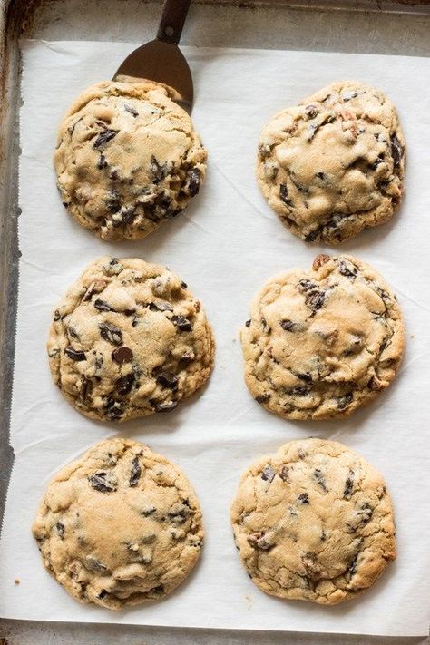 Everyone needs these big fat chocolate chip cookies in their life. Crunchy on the outside, chewy in the middle, and full of melty chocolate chips. Fat Chocolate Chip Cookies, Big Chocolate Chip Cookies, Big Cookie, Chocolate Cookie Recipes, Best Chocolate Chip Cookie, Chocolate Chip Oatmeal, Cookies Recipes Chocolate Chip, Cookie Desserts, Sweets Treats