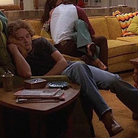 Hyde That 70s Show Aesthetic, Steven Hyde Outfit, 70s Show Aesthetic, That 70s Show Aesthetic, Hyde That 70s Show, Jackie And Hyde, Jackie Hyde, Steven Hyde, Danny Masterson