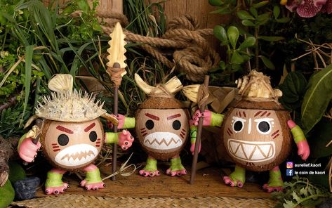 Tiki Decor, Tiki Bar Decor, Enchanted Tiki Room, Fiesta Tropical, Tiki Room, Tiki Party, Shark Tooth, Tropical Party, Shell Crafts