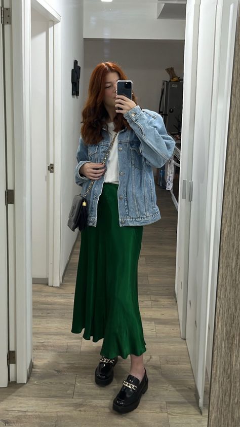 Dark Green Skirt Outfit, Green Silk Skirt Outfit, Study Outfits, Green Skirt Outfits, Green Silk Skirt, Loafers Outfits, Silk Skirt Outfit, Dark Green Skirt, Study Outfit