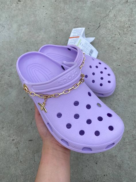 Outfits With Purple Crocs, Purple Crocs Outfit, Light Purple Crocs, Crocs Aesthetic, Purple Crocs, Different From Others, Back To School List, Crocs Outfit, Crocs Fashion