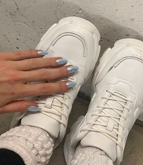 Frosted Blue Nails, Baby Blue Chrome Nails, Ice Blue Nails, Icy Nails, Boring Nails, Chrome Manicure, Blue Chrome Nails, Chrome Nail Polish, Bow Nail