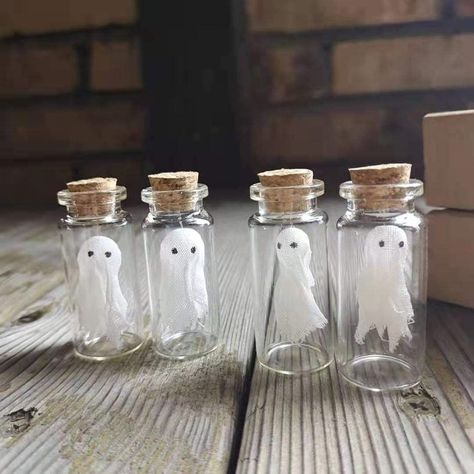 Halloween Decor Diy, Ghost Gifts, Diy Halloween Decor, Easy Halloween Crafts, Halloween Crafts Decorations, Halloween Tattoo, Scary Halloween Decorations, Homemade Halloween, Fall Halloween Crafts