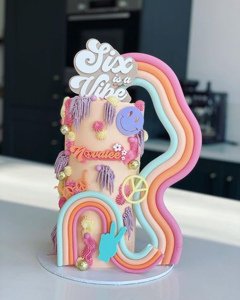 Rolling Into 10 Birthday Party, Hippy Cake, Two Groovy Cake, Groovy Cake Topper, Groovy Cake, Hippie Cake, Five Is A Vibe, Hippie Birthday Party, Groovy One