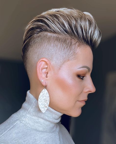 Short Hair 40s Over 40, Hairstyle Female, Messy Pompadour, Short Pompadour, Pompadour Haircut, Hairstyle For Women, Pompadour Hairstyle, Shaved Undercut, Short Hairdos