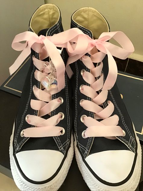 Black Converse With Pink Laces, Pink Converse With Ribbon Laces, Ribbon Laced Converse, Guts Tour Outfits Lacy, Bow Shoe Laces, Lace Code Shoes, Lace Code Shoes Punk, Shoes With Ribbon Laces, Punk Pink Aesthetic