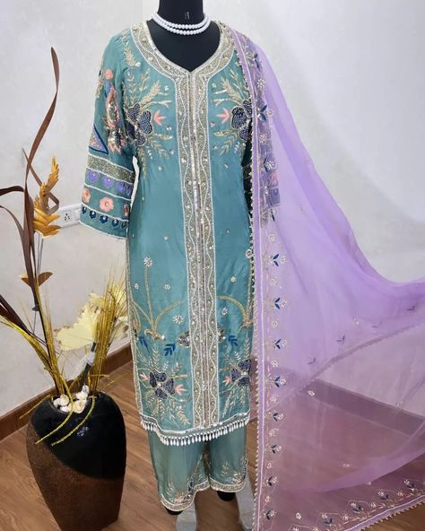 Sky Blue Suits Women Indian, Salwar Kameez Designs Punjabi Suits, Blue Suits Women Indian, Blue Suits Women, Punjabi Bridal Suit, Suits Women Indian, Heavy Suits, Pakistani Design, Heavy Suit