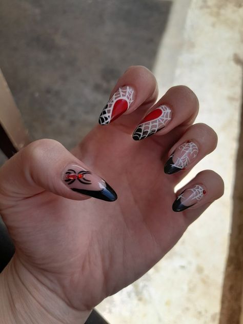 Spiderweb Heart Nails, Rhinestone Spider, Inspo Art, Gothic Nails, Body Design, Heart Nails, Rhinestone Heart, Cute Doodles, Spider Web