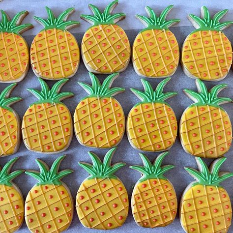 Pineapple Shaped Cookies, Pineapple Cookies Decorated, Pineapple Sugar Cookies, Pineapple Sugar, Pineapple Cookies, Sugar Cookie Royal Icing, Shaped Cookies, Best Sugar Cookies, Royal Icing Decorations