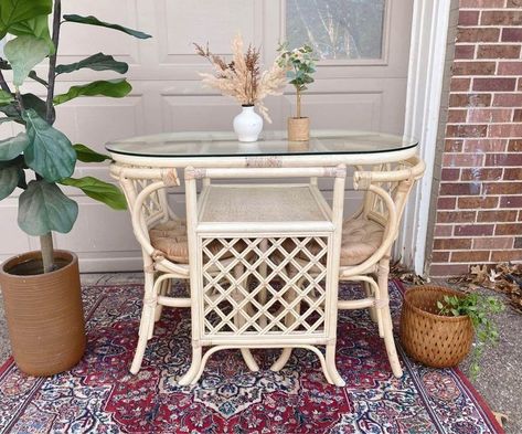 Painted Rattan Dining Set, Desert Inspiration, Rattan Dining Set, Front Living Room, Cosy Apartment, Apartment Decorating Living, Apartment Vibes, Rattan Dining, Kitchen Patio