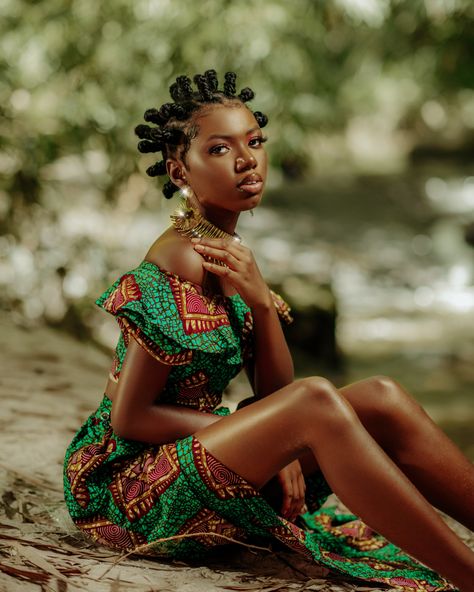 Ankara Photoshoot, Ankara Photoshoot Ideas, African Girl, Black Femininity, Photoshoot Concept, Dark Skin Women, Female Poses, African Print Fashion Dresses, African Beauty