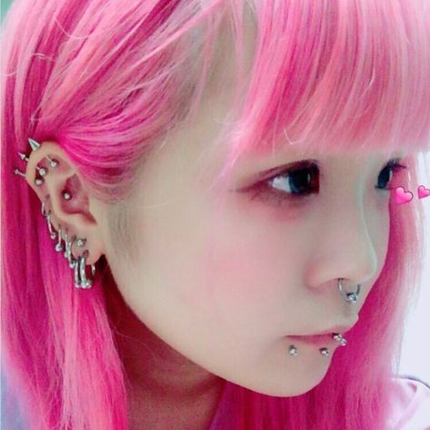 Face Piercings, Cool Piercings, Jewelry Tattoo, Body Modifications, Hair Inspo Color, Piercing Tattoo, Body Mods, My Hair, Pretty Hairstyles