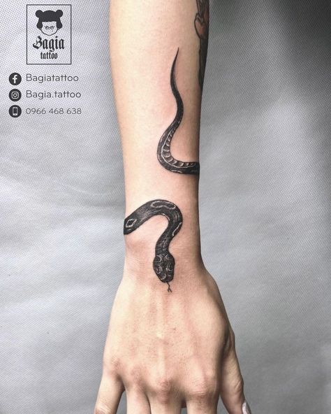 Snake Around Arm Tattoo, Arm Tattoos With Meaning, Arm Wrap Tattoo, Around Arm Tattoo, Wrap Around Tattoo, Serpent Tattoo, Wrap Tattoo, Snake Tattoo Design, Tattoo Inspiration Men