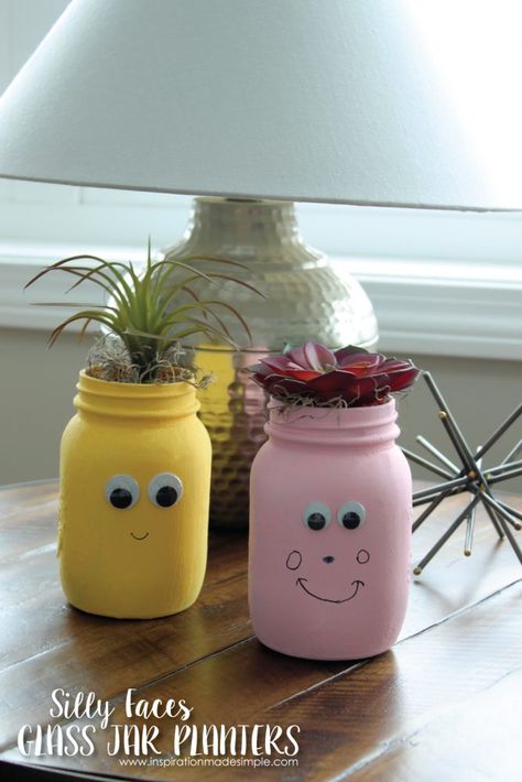 DIY Silly Faces Glass Jar Planters Kids Craft Plants In Jars, Tattoo Plant, Creative Planter, Recycling Ideas, Fantasy Wall Art, Fun Crafts To Do, Glass Planter, Painted Jars, Christmas Jars