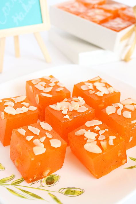 Easy Halwa Recipe, Bombay Halwa, Orange Sweets, Easy Indian Sweet Recipes, Diwali Sweets Recipe, Vegetarian Christmas, Halwa Recipe, Orange Food Coloring, Indian Dessert