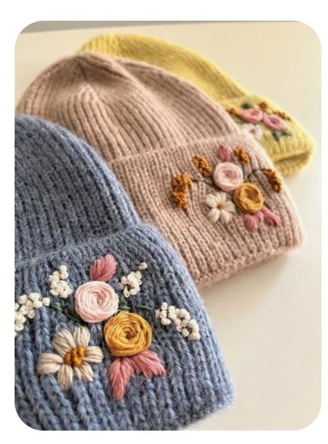 Basic Hand Embroidery Stitches, Clothes Embroidery Diy, Wool Embroidery, Embroidery Stitches Tutorial, Hand Embroidery Projects, Hat Embroidery, Embroidery On Clothes, Cute Embroidery, Creation Couture