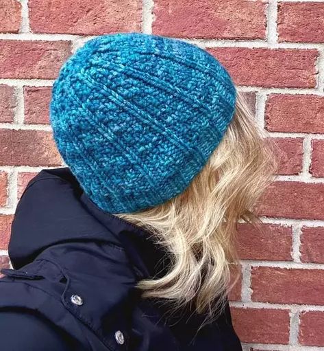 Easy Bulky Knit Winter Hat Easy Knit Hat, Knit Hat Pattern, Knit Beanie Pattern, Beanie Knitting, Knit Winter Hat, Bulky Knit, Knitting Hats, Mattress Stitch, Knitting Patterns Free Hats